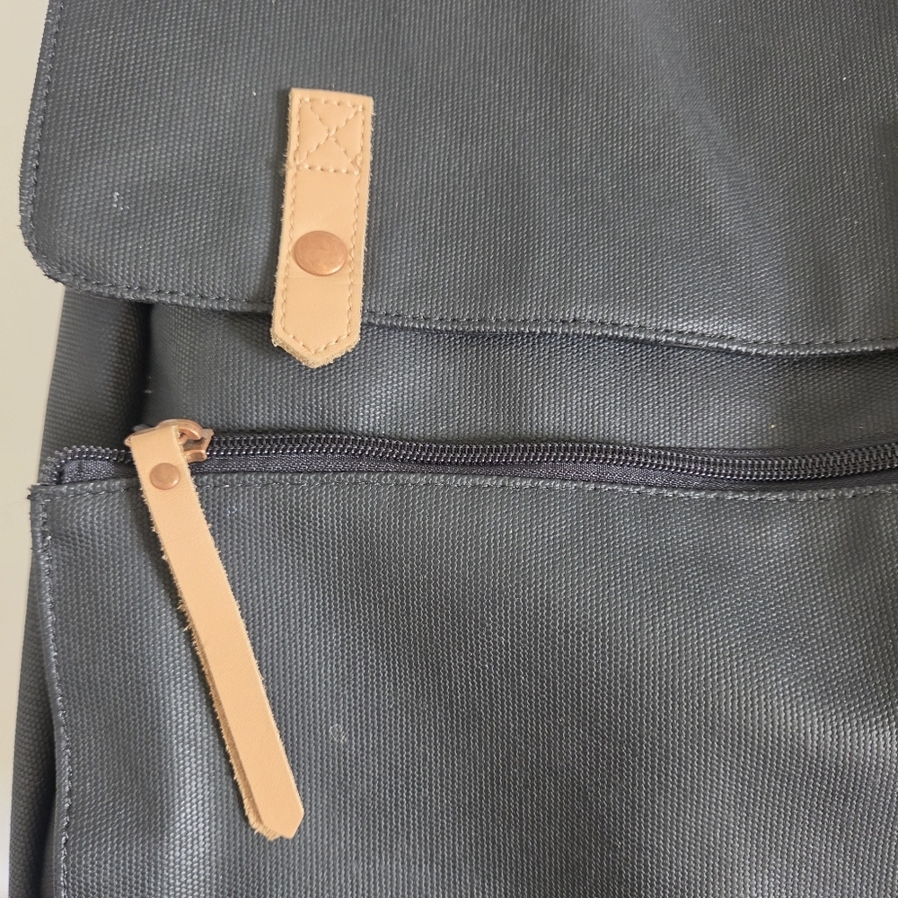 Petunia Pickle Bottom Meta Diaper Backpack in Black Matte Canvas - Picture 3 of 12